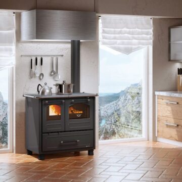 La Nordica Family 4.5 černá interiér